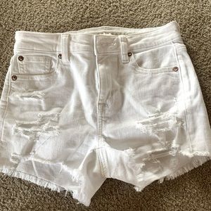 American Eagle white shorts